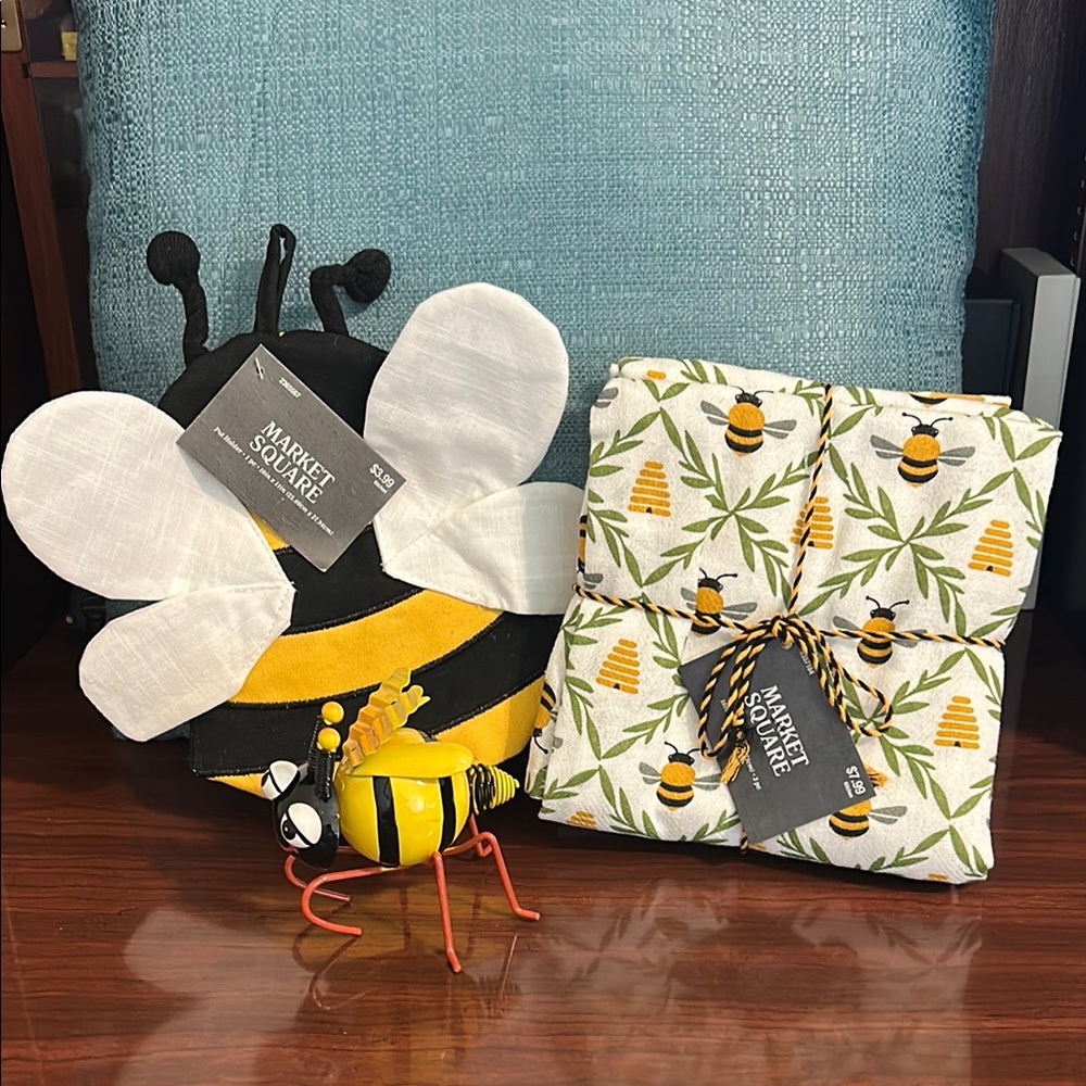 Bee Themed Kitchen Set